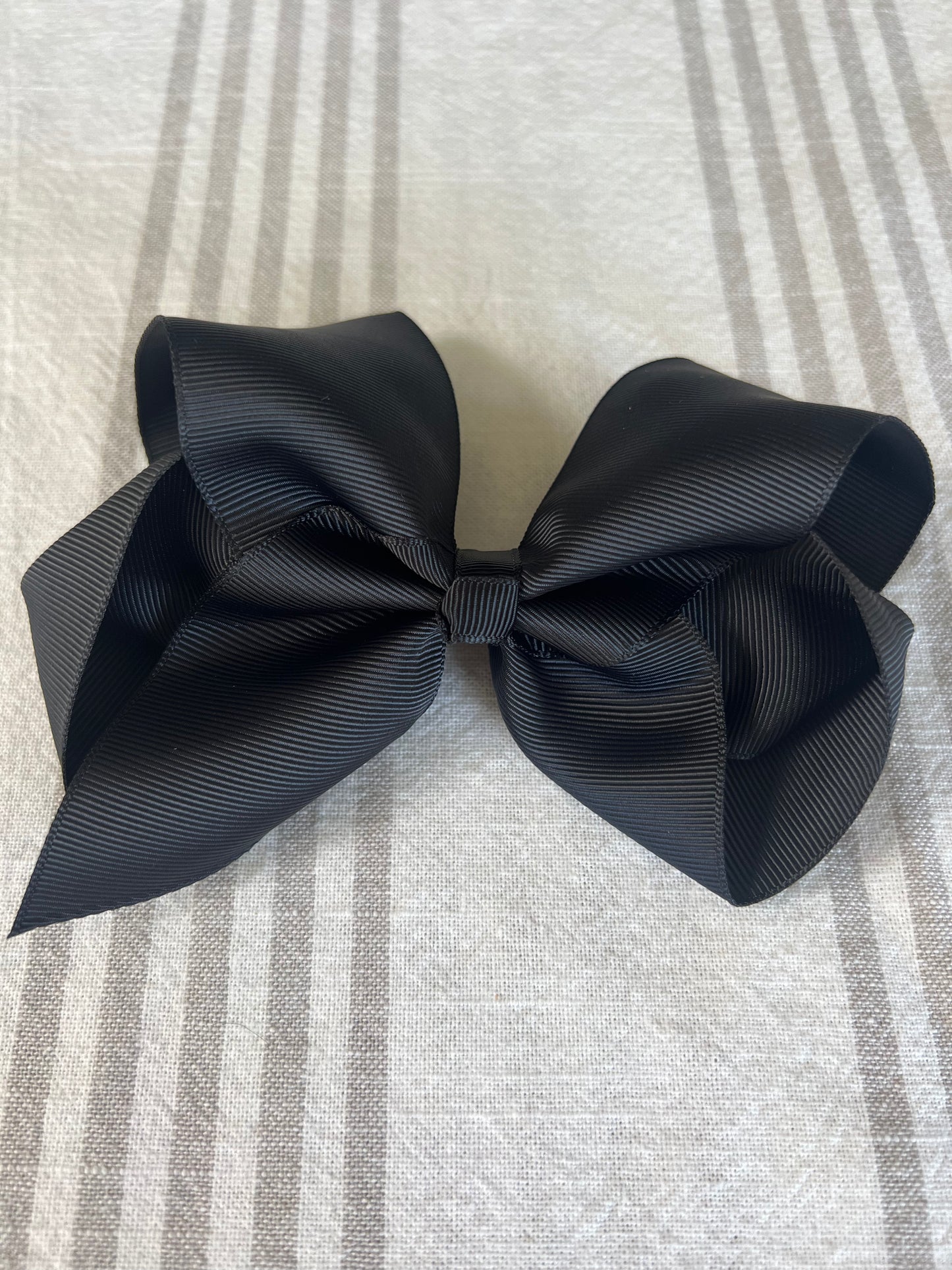 Black, White, and Gold Game Day Bow Collection